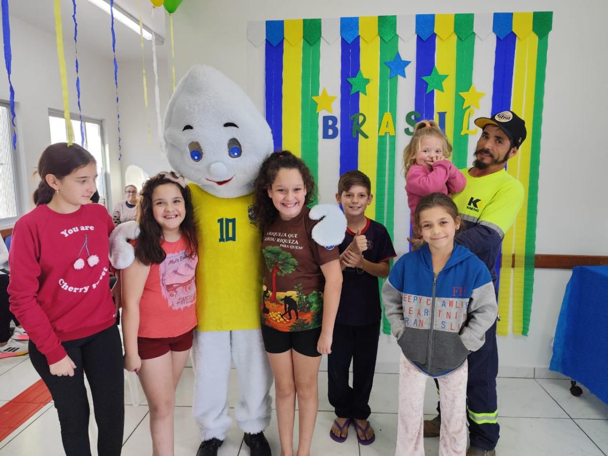 Herval d'Oeste  Dia D de Vacinação em mobiliza população e equipes e 829 doses de imunizantes são aplicadas em um único dia