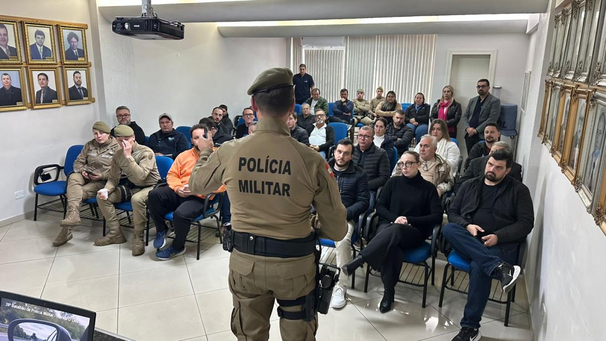 Motos irregulares e barulho entram na mira em reunião com empresários em Joaçaba
