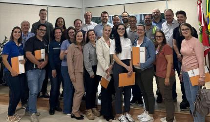 Novos conselheiros do IMPRES tomam posse para a gestão 2026-2030 em Joaçaba