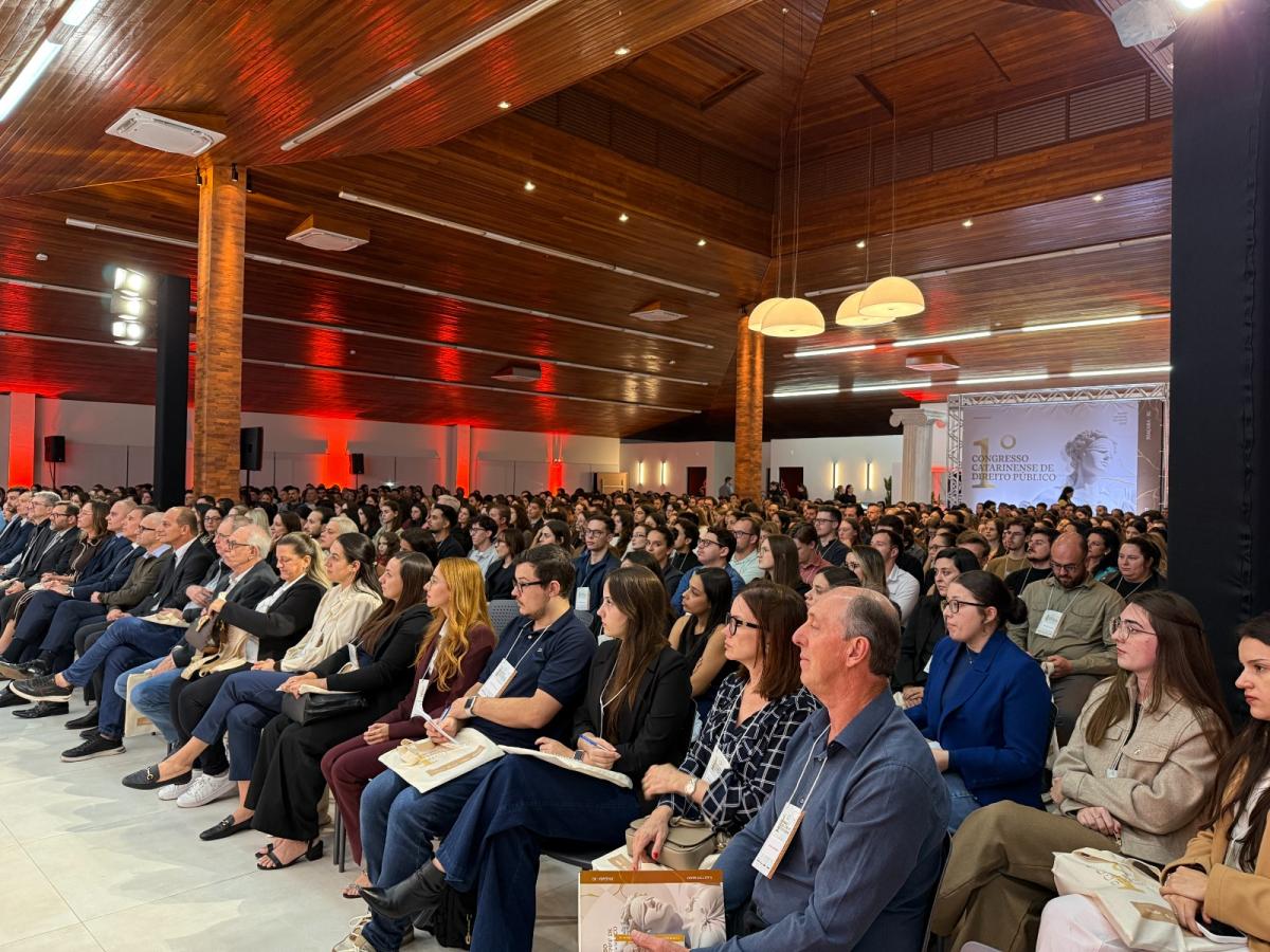 Abertura do 1º Congresso de Direito Público reúne mais de 800 participantes em Joaçaba